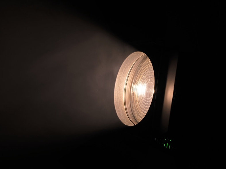 Світлодіодний прожектор Френеля (Fresnel) LED THA-150F Theater-Spot фото 10