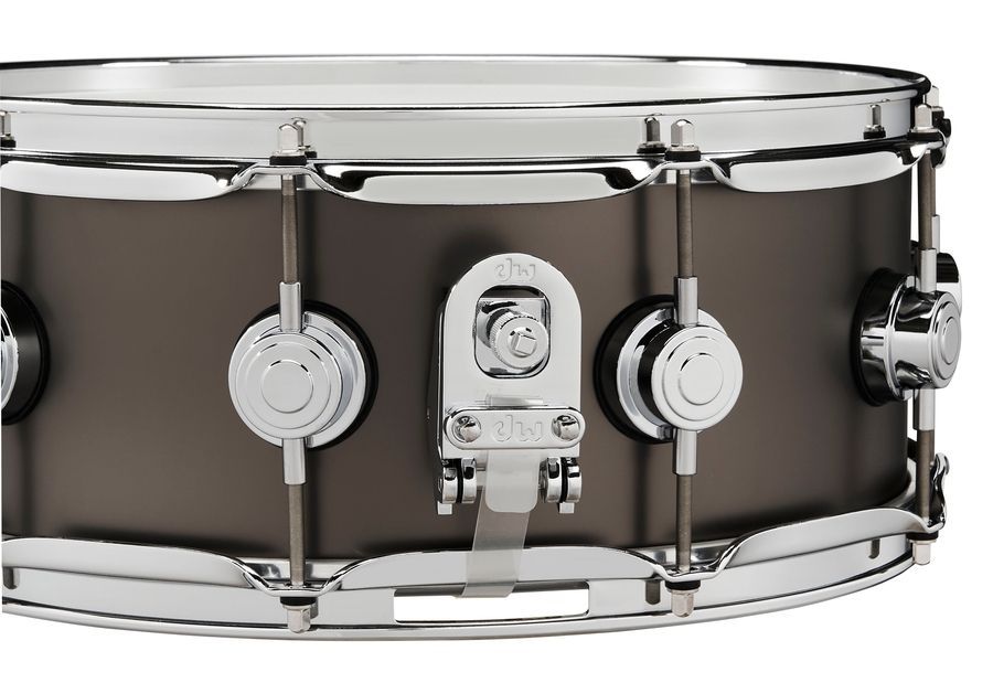 DW DRVD5514SVCBKSatin Black over Brass Snare 5.5x14 DW-X243 фото