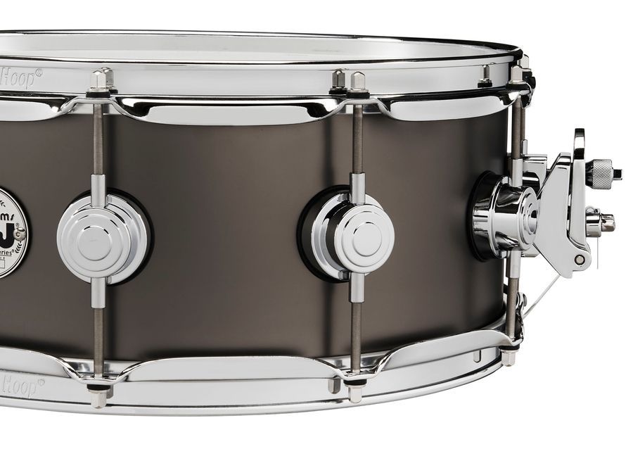 DW DRVD5514SVCBKSatin Black over Brass Snare 5.5x14 DW-X243 фото