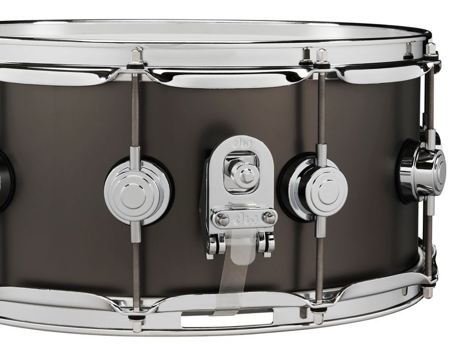 DW DRVD6514SVCBKSatin Black over Brass Snare 6.5x14 DW-X244 фото
