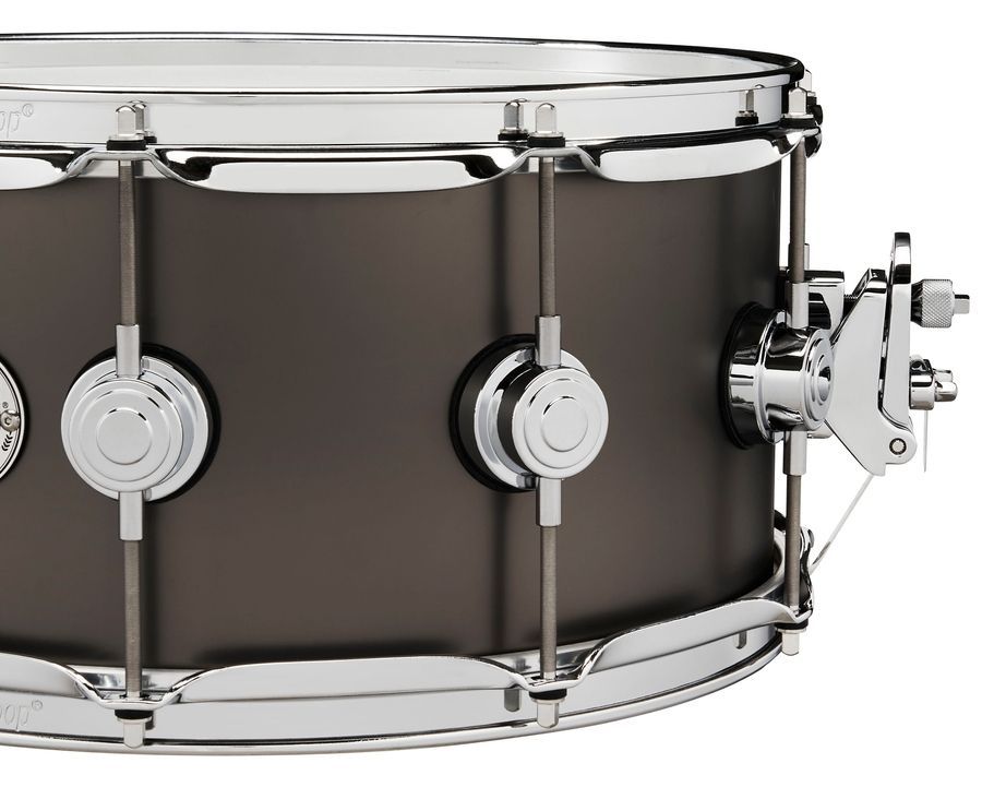 DW DRVD6514SVCBKSatin Black over Brass Snare 6.5x14 DW-X244 фото