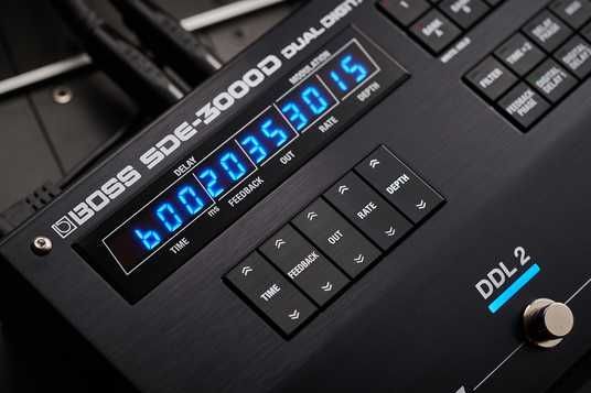Педаль эффектов Boss SDE-3000D Dual Digital Delay — купить от