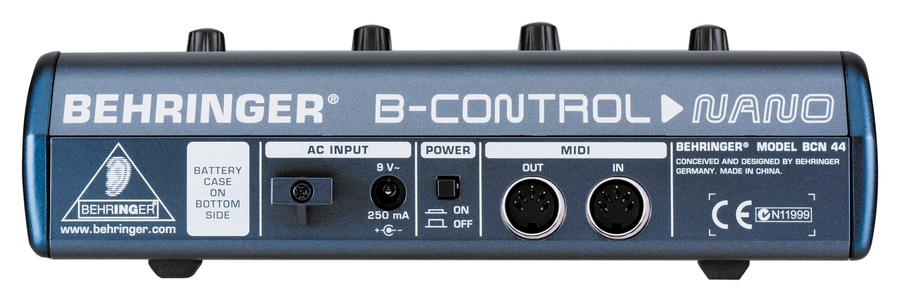 Універсальний Midi-контролер Behringer BCN44 фото 3