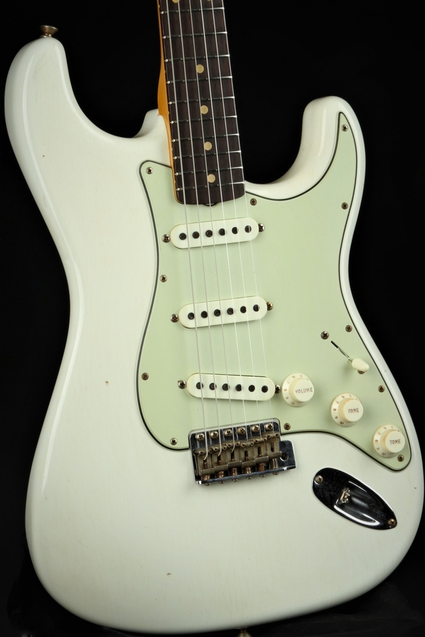 FENDER CUSTOM SHOP LIMITED EDITION '62/'63 STRATOCASTER JOURNEYMAN RELIC RW AGED OLYMPIC WHITE Електрогітара фото 2