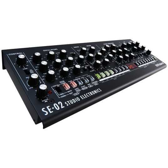 Аналоговый синтезатор Roland SE-02 — купить от официального