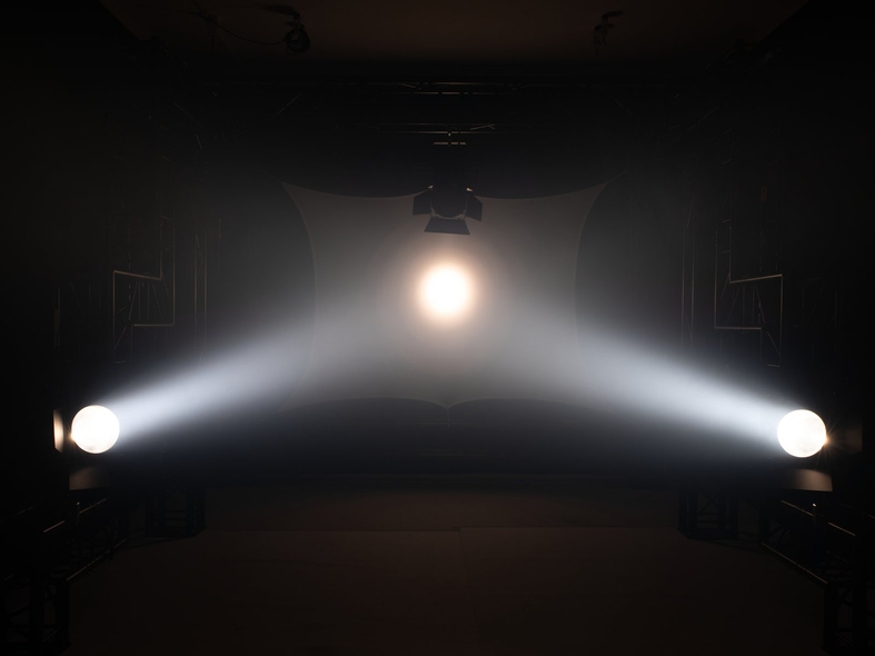 Світлодіодний прожектор Френеля (Fresnel) LED THA-150F Theater-Spot фото 8