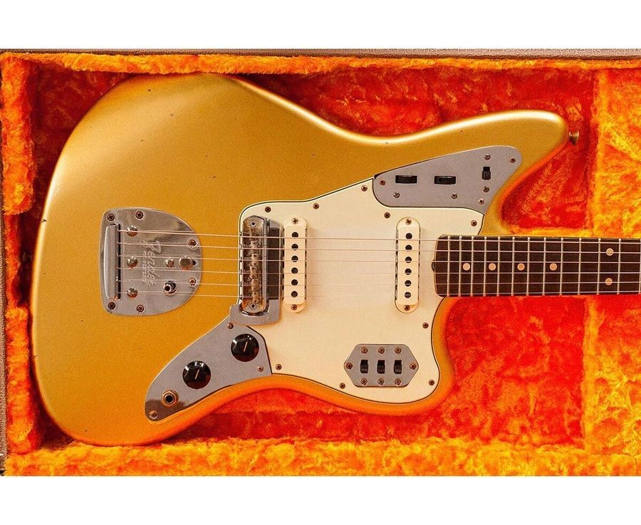FENDER CUSTOM SHOP LIMITED EDITION 1963 JAGUAR JOURNEYMAN RELIC AGED AZTEC GOLD Электрогитара FE-0311 фото