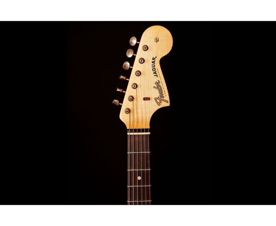 FENDER CUSTOM SHOP LIMITED EDITION 1963 JAGUAR JOURNEYMAN RELIC AGED AZTEC GOLD Электрогитара FE-0311 фото