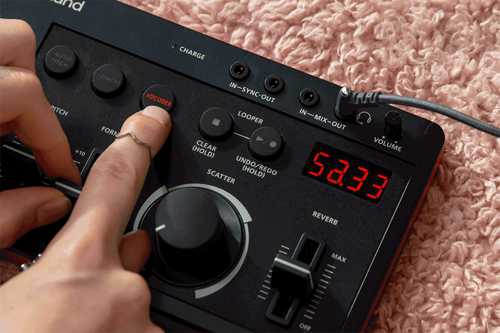 Вокальний процесор Roland E4