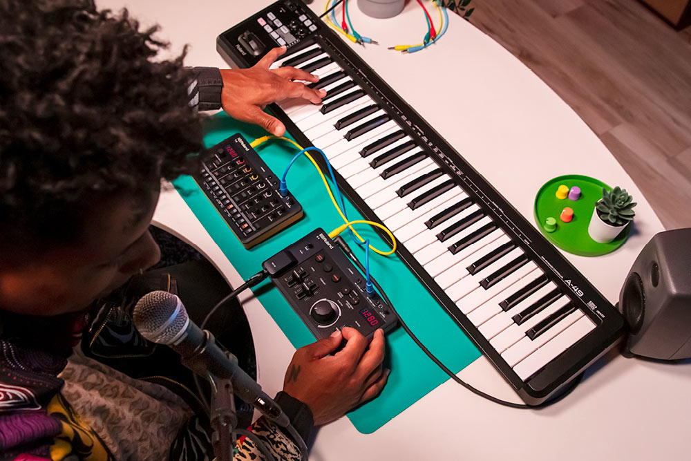 Вокальний процесор Roland E4