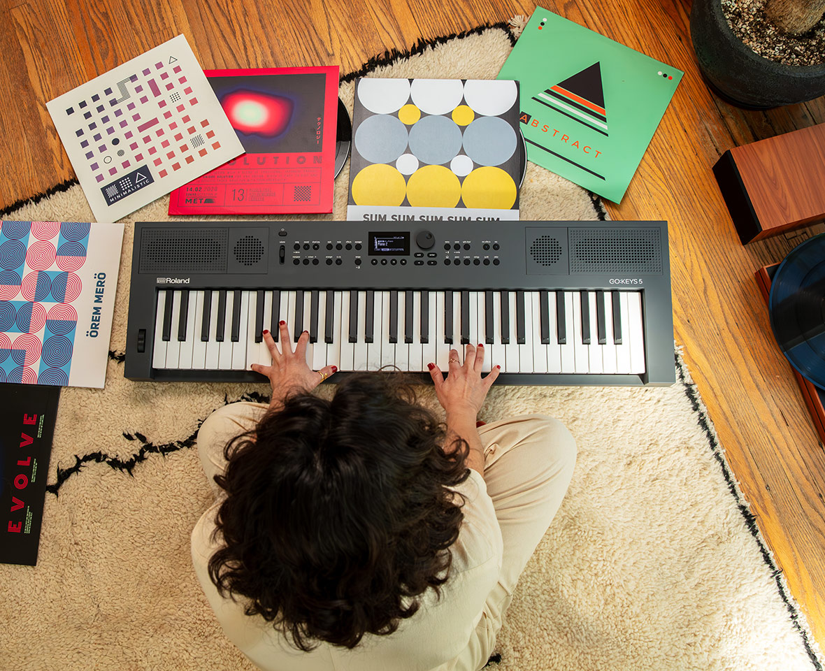 Синтезатор Roland GO:KEYS-5-GT графит — купить от официального