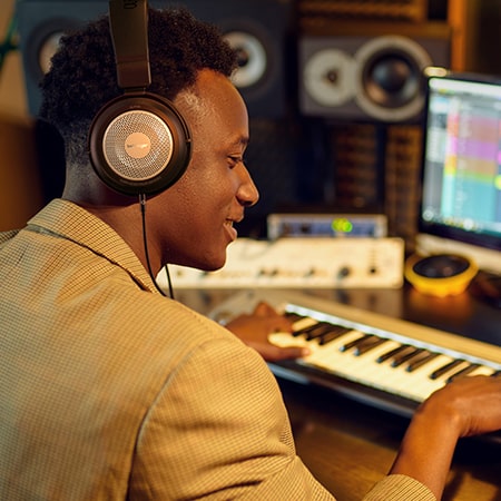Навушники Behringer ALPHA