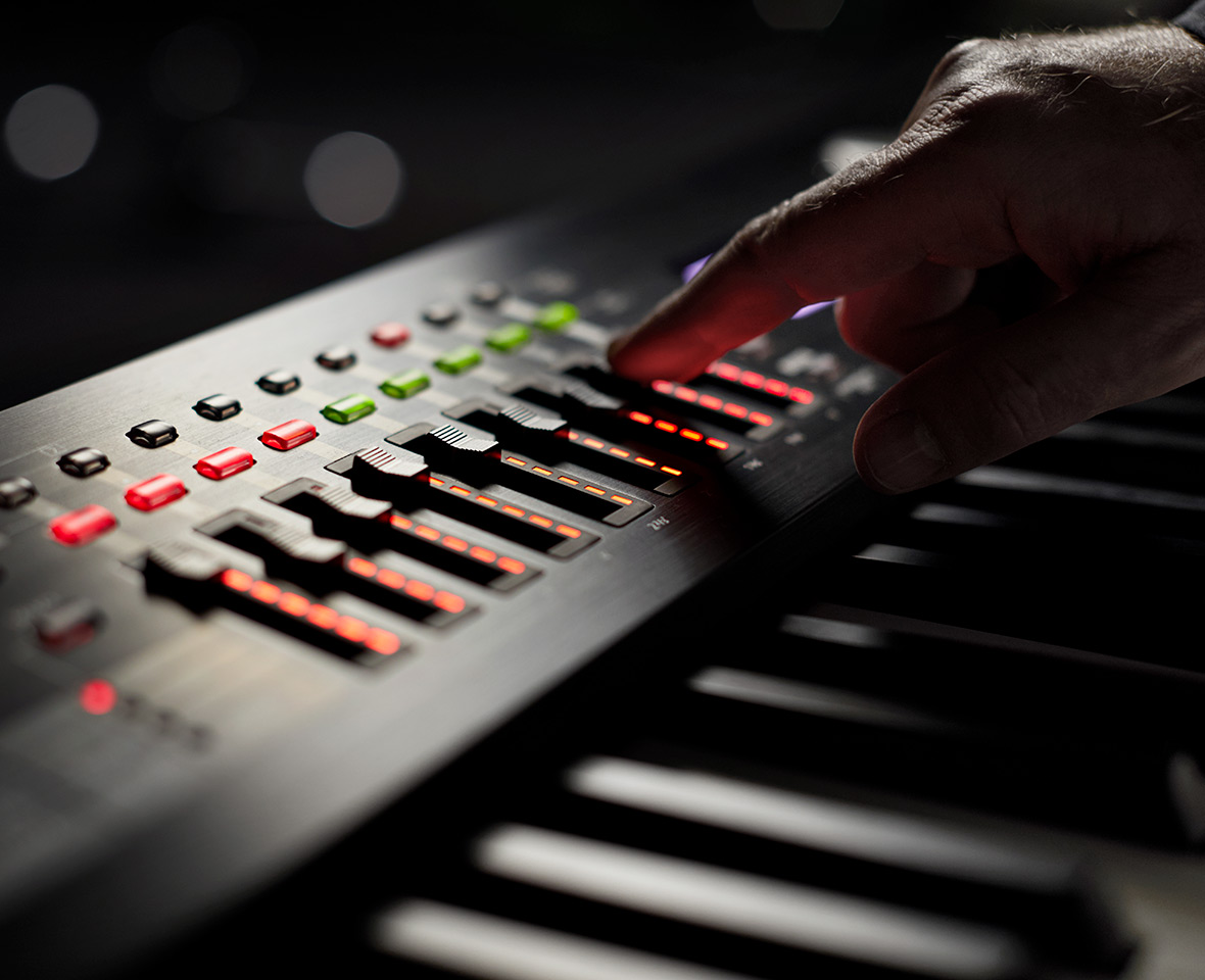Сценінчне фортепіано Roland RD2000