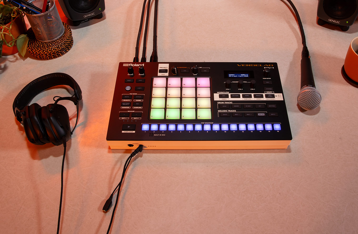 Грувбокс Roland VERSELAB MV-1