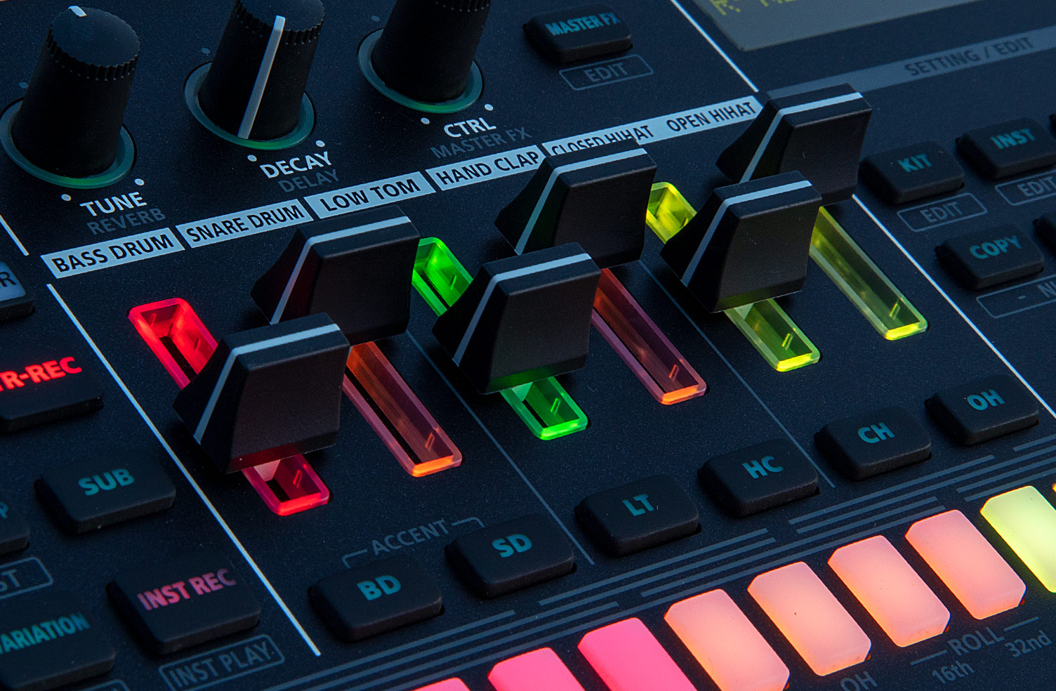 Ритм машина Roland TR6S
